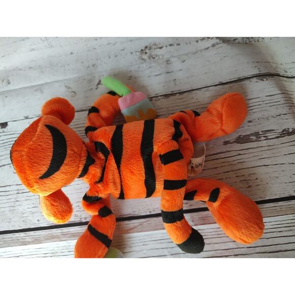 Disney Winnie The Pooh, Tigger, Eeyore, and Piglet Easter Beanies 1999 Vintage - Picture 13 of 16